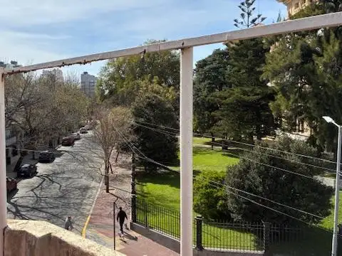 Casa 10 ambientes con 4 baños