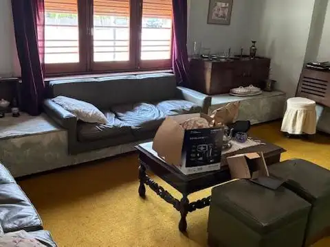 Casa en lote propio en venta en esquina Parque Patricios