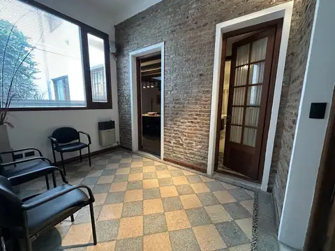 Casa apta oficina en venta Plaza Moreno