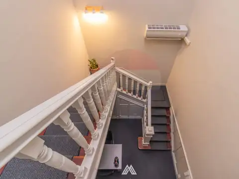 Casa 8 ambientes con 3 baños