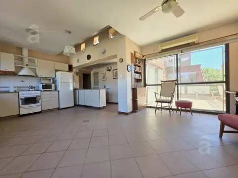 Alvear al 2400 entre  Boulevard Ballester y Buenos Aires