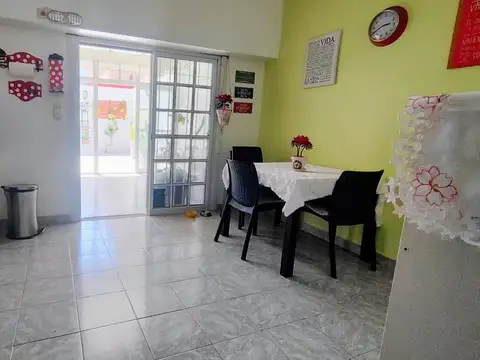 Depto Tipo Casa en Venta con 1 cocheras