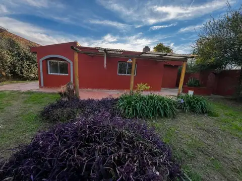 Venta Casa Argüello, 3 dormitorios, corazón de manzana, gran patio