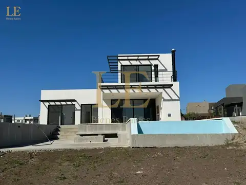CASA A LA VENTA - SAN SEBASTIAN A LA LAGUNA