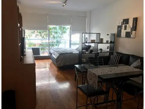 Alquilo Temporario en Las Cañitas. Monoambiente con Balcón al frente.
