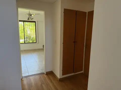 Casa 5 ambientes con 4 baños