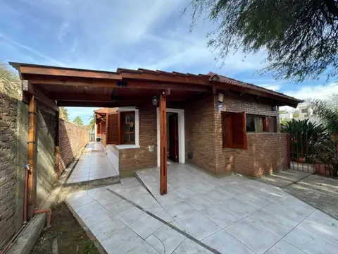 VENTA CASA 3 DORM Y DEPTO 1 DORM VILLA CARLOS PAZ PILETA APTO CREDITO