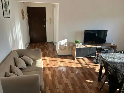 Buenos Aires 300, Piso 7