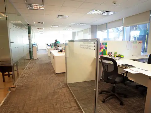 Oficinas en Vicente Lopez frente a Panamericana