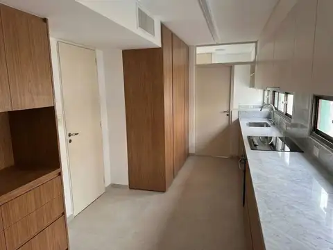 Departamento 5 ambientes con 3 baños