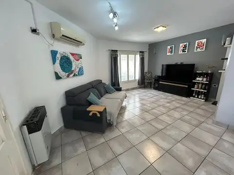 VENTA CASA 3 DORMITORIOS REFACCIONADA ALTO ALBERDI