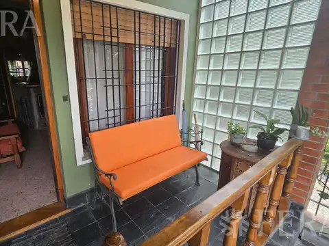 Depto Tipo Casa en Venta con 1 cocheras