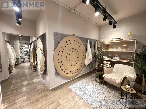 ALQUILER OFICINA- DEPOSITO COMERCIAL DE TRES PLANTAS  | VILLA ORTUZAR | CON ENTRADA PARA CAMIONETAS