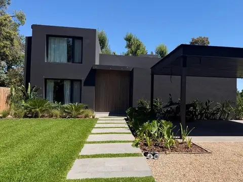 HPCC Hemosa Casa  4 dorm en suite  + dep  piscina galeria