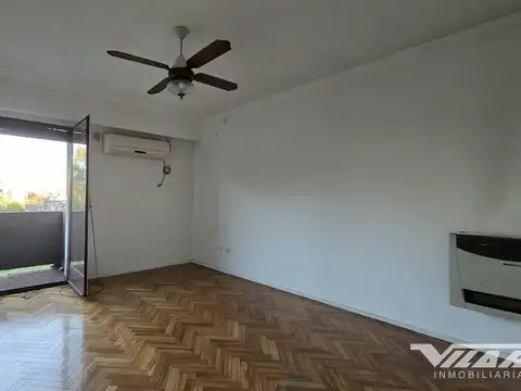 ¡EN VENTA! EXC UBICACIÓN – 2 AMBIENTES C BALCÓN Y VISTA ABIERTA A GRAL. PAZ, A MTS DE PANAMERICANA