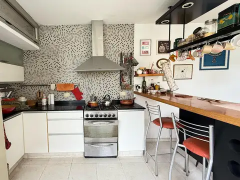 Depto Tipo Casa 4 ambientes con 2 baños