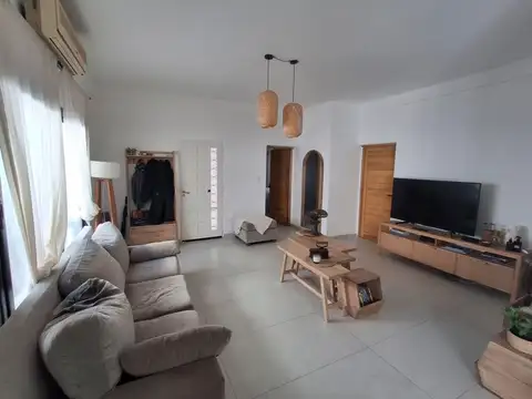 Depto Tipo Casa 4 ambientes con 2 baños