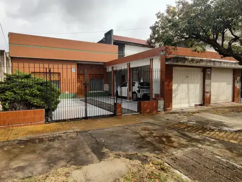 Casa con Cochera, Patio y Local en Venta – Wilde, Avellaneda