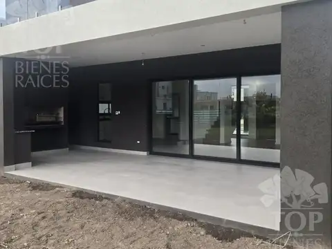 Casa Monoambiente con 4 baños
