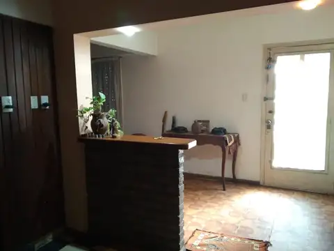 Depto Tipo Casa en Venta en Ramos Mejia, USD 85.000