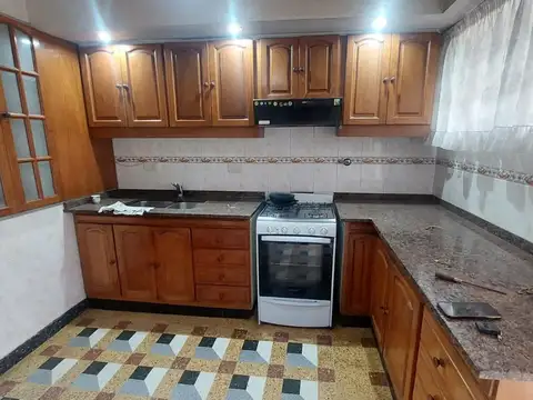 Casa 3 ambientes con 2 baños
