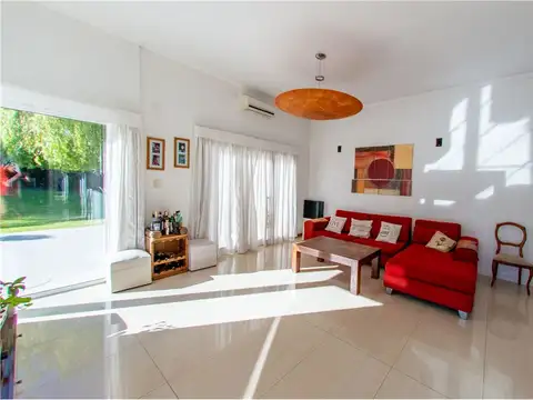 Casa 7 ambientes con 3 baños