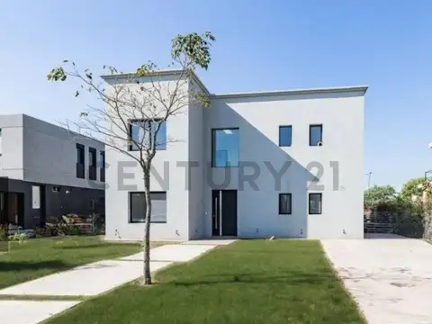 Casa de diseño en Los Ceibos con sauna , pileta y lote de 600 m² - Barrio Los Ceibos - Puertos