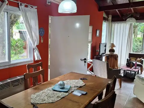 Casa 3 ambientes con 2 baños