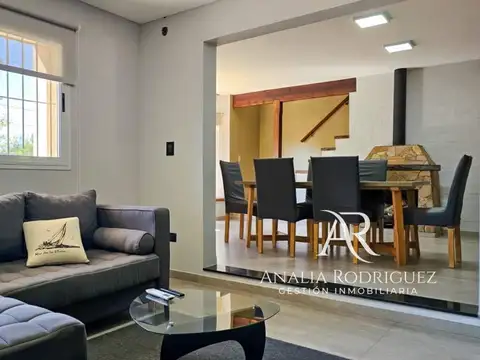 Casa en Venta con 3 cocheras