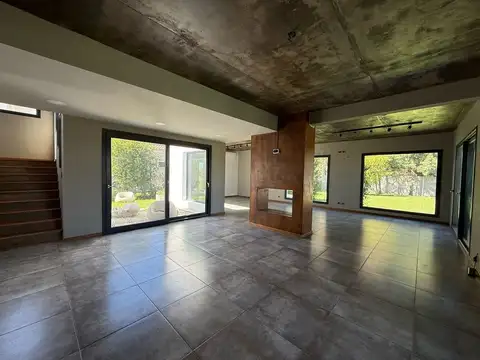 Casa en Venta en Tristan Suarez, USD 355.000