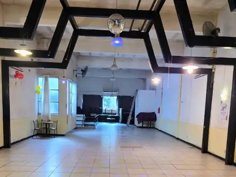 EDIFICIO DESARROLLADO EN 3 PLANTAS