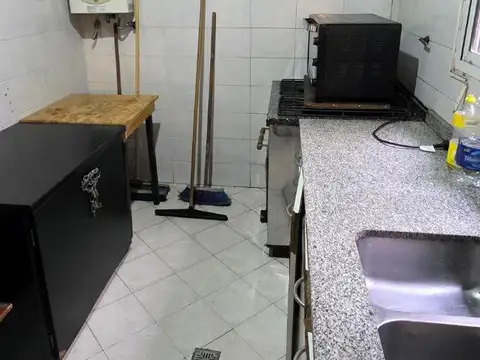 EDIFICIO DESARROLLADO EN 3 PLANTAS