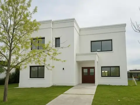 Casa de 5 ambientes en venta en Canton Puerto