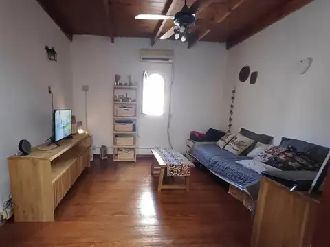 Depto Tipo Casa en Venta en Parque Chacabuco, USD 140.000