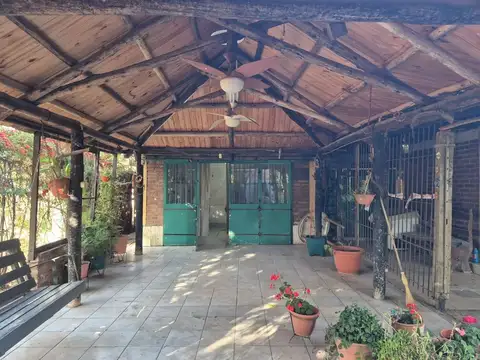Casa 3 ambientes con 2 baños