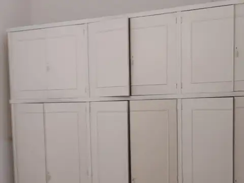 Castro Barros 300, Piso pb