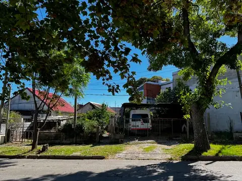 Venta terreno con mejoras en Aires Puros