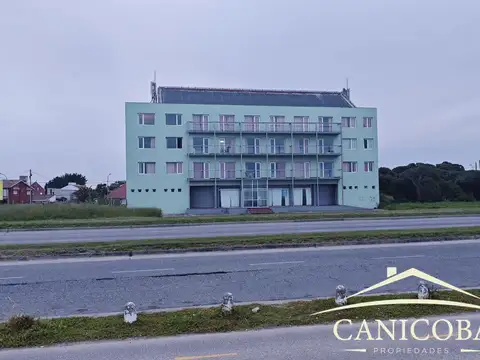 Av. Felix U. Camet al 2700