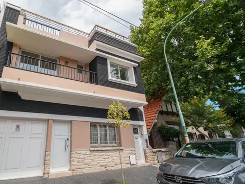 Venta Duplex 4 ambientes con terraza y cochera. Zona Aldrey