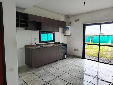 Casa 3 ambientes con 2 baños