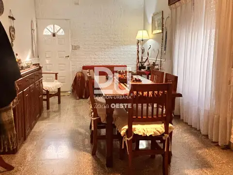 Casa 4 ambientes con 1 baño