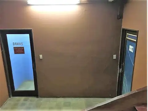 LOCAL EN SAN ISIDRO DE 33 M2 EN GALERIA FRENTE A ESTACIÓN