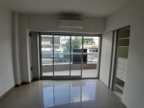 Av Mosconi 3100, Piso 1