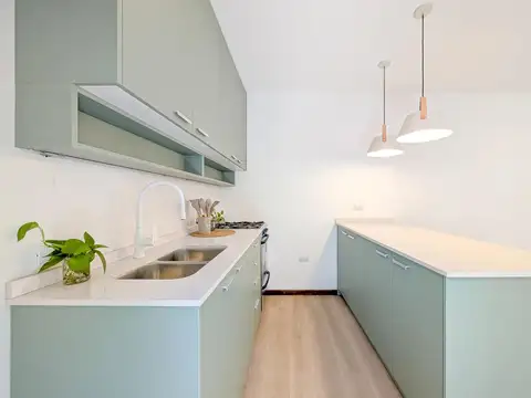 VENTA - Casa de pasillo de 3 dormitorios con patio y terraza. Apta Crédito. Abasto , Rosario.