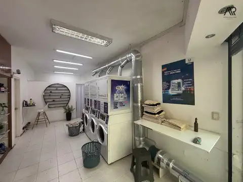 Local comercial en venta en Pocitos. Sobre Av Brasil. 32m2