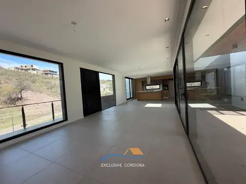 CASA EN VENTA COUNTRY LA DESEADA