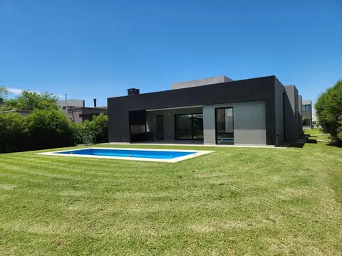 Casa en Venta en Loma Verde, USD 259.000