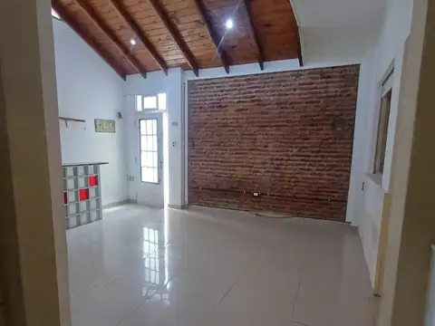 Depto Tipo Casa en Venta en Ramos Mejía Sur, USD 55.000