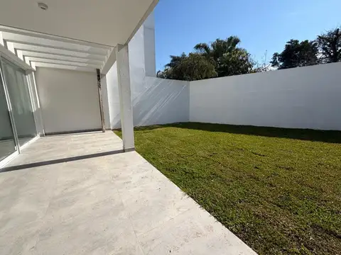 Casa en Alquiler de 4 dormitorios