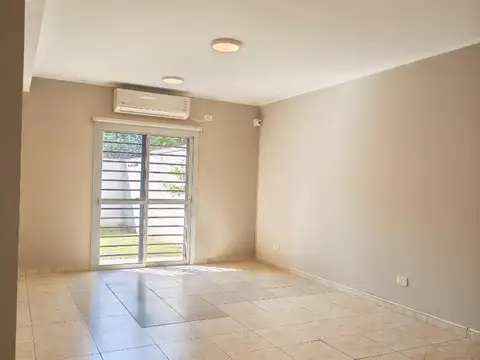 Depto Tipo Casa en Alquiler de 3 dormitorios